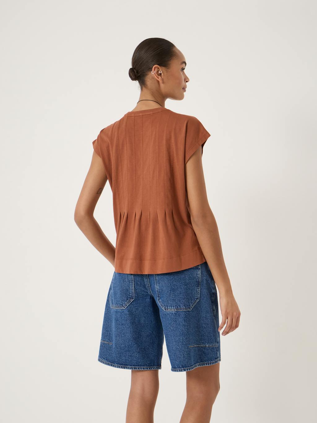 014633-0659-03 Ellery Pleat Release T-Shirt