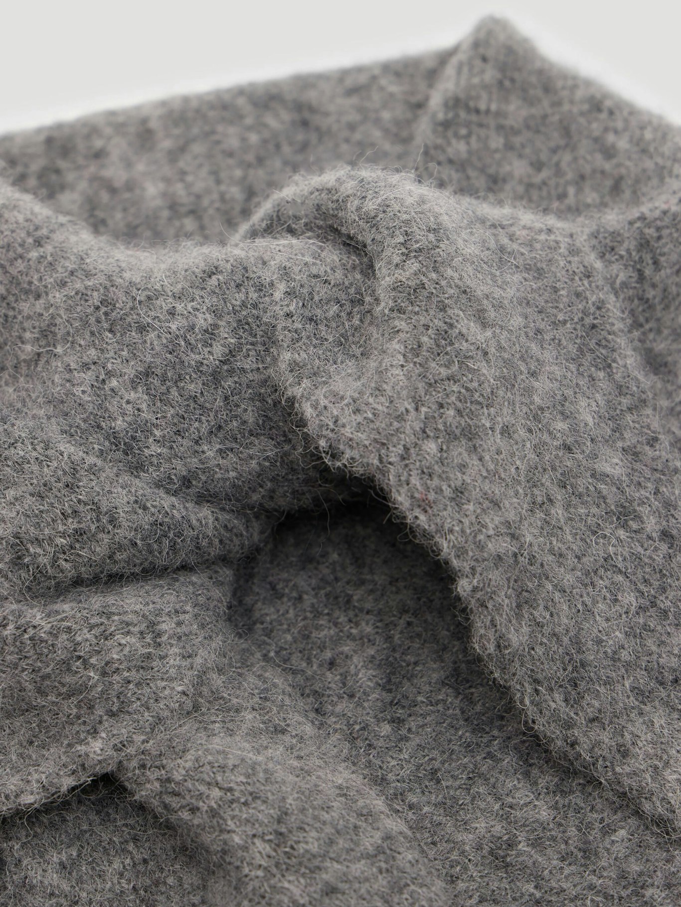014309-2805-03 Alpaca-Blend Triangle Scarf