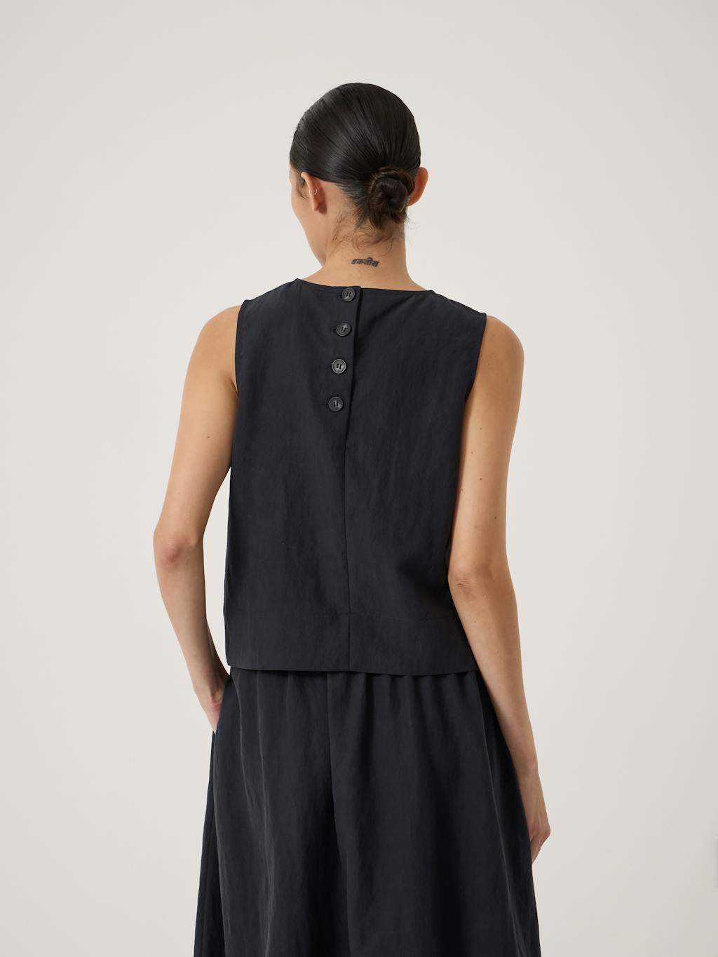 015103-1658-03 Vera Shell Top