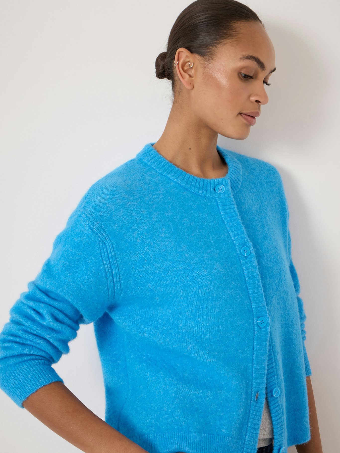 013752-1749-04 Juni Crew Neck Wool Blend Cardigan