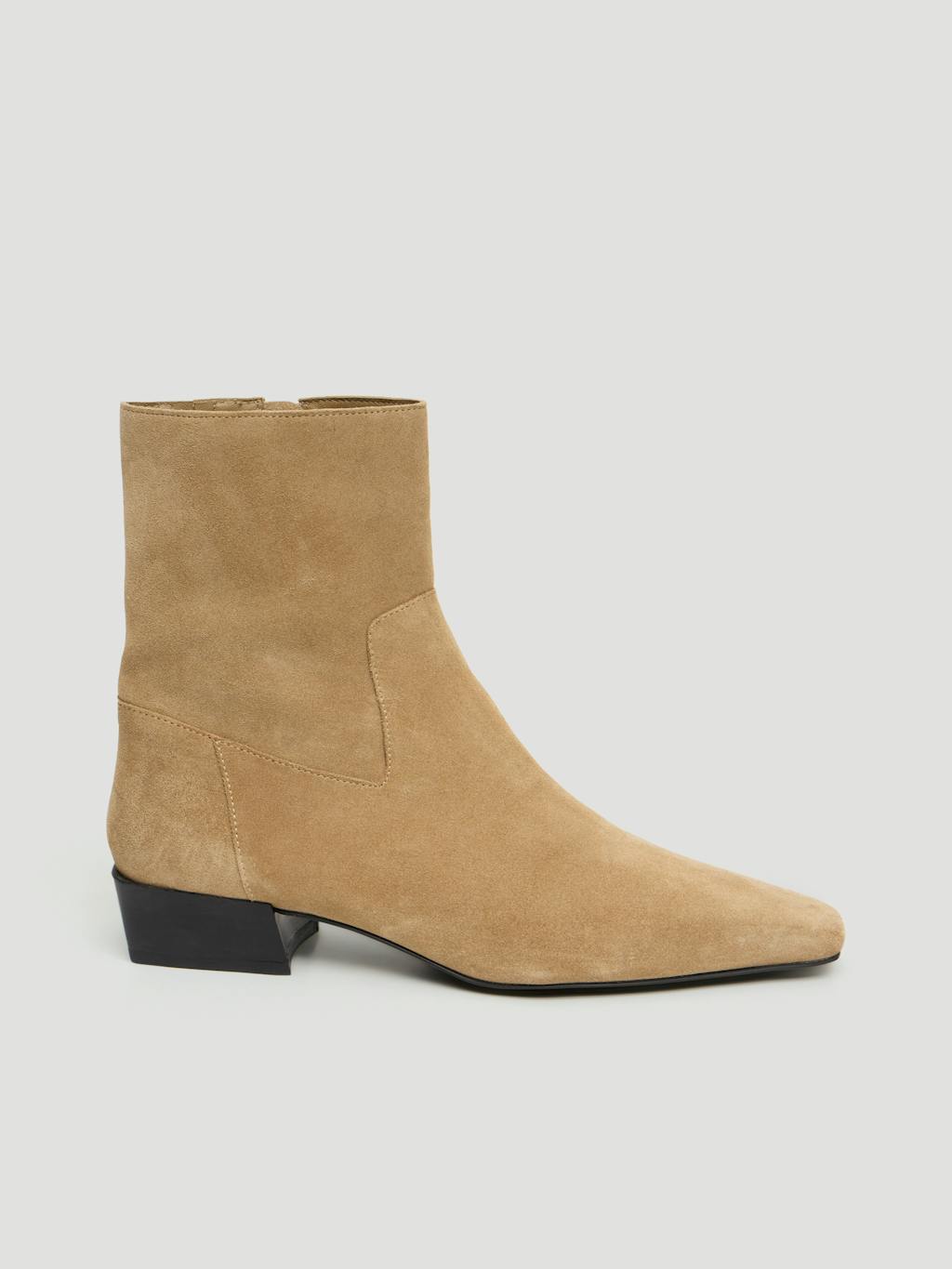 014017-0497-07 Suede Square-Toe Boots
