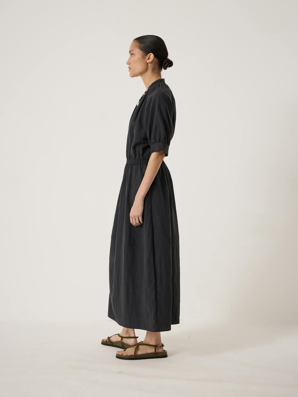 014376-1658-02 Isla Short Sleeve Midi Dress