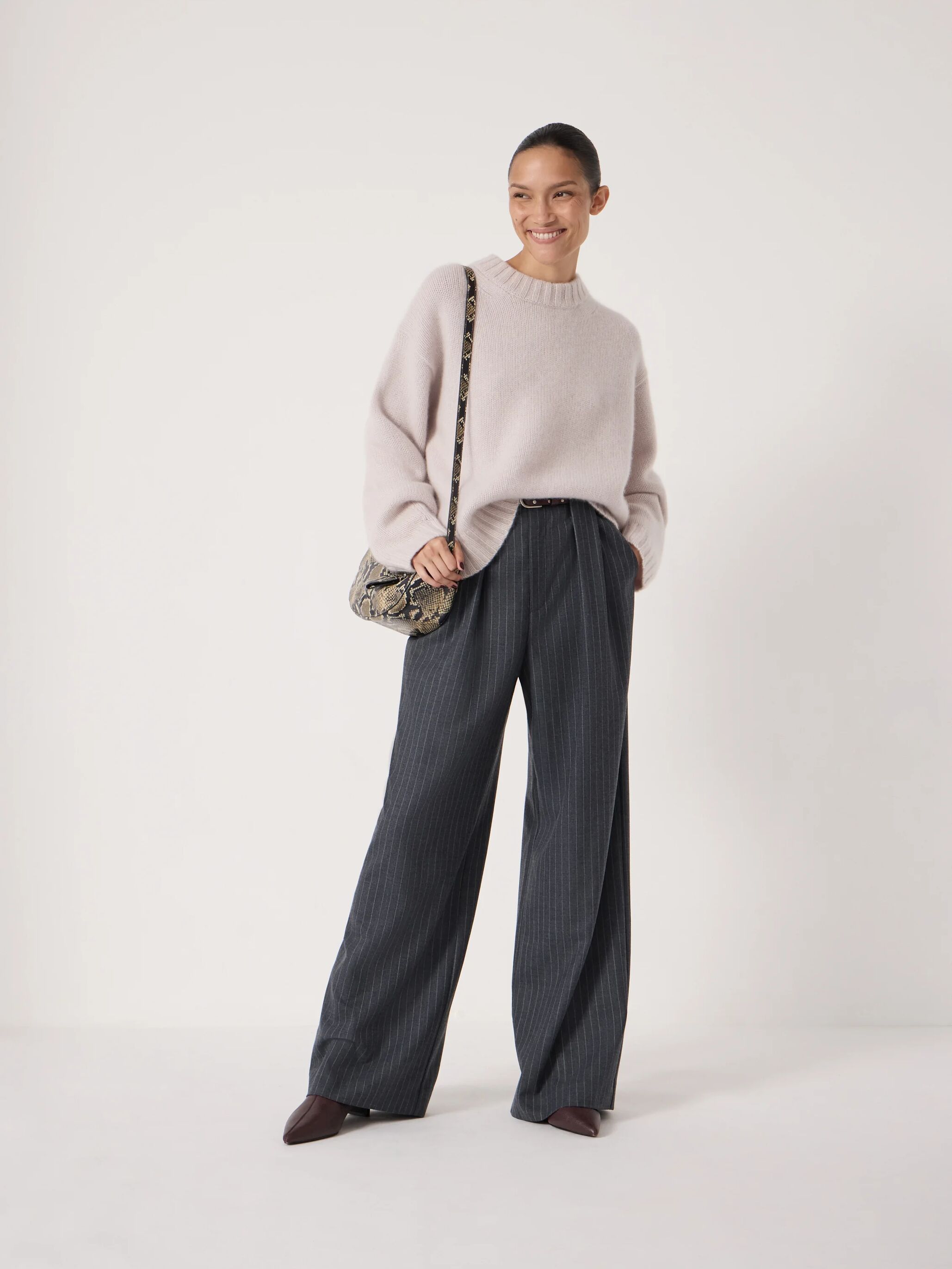 Cora Relaxed Chunky Cashmere Crew Jumper