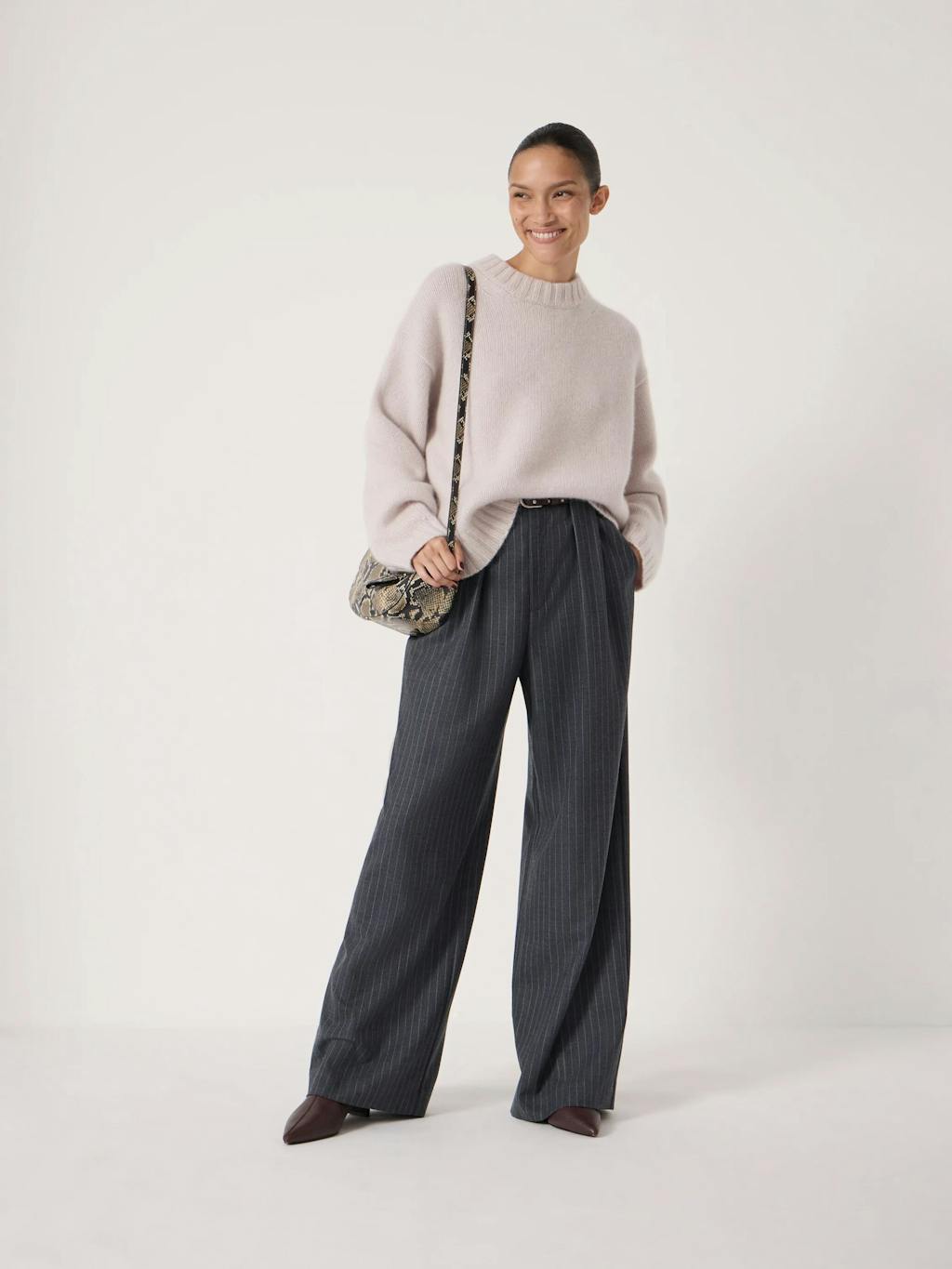 014260-0002-02 Cora Relaxed Chunky Cashmere Crew Jumper