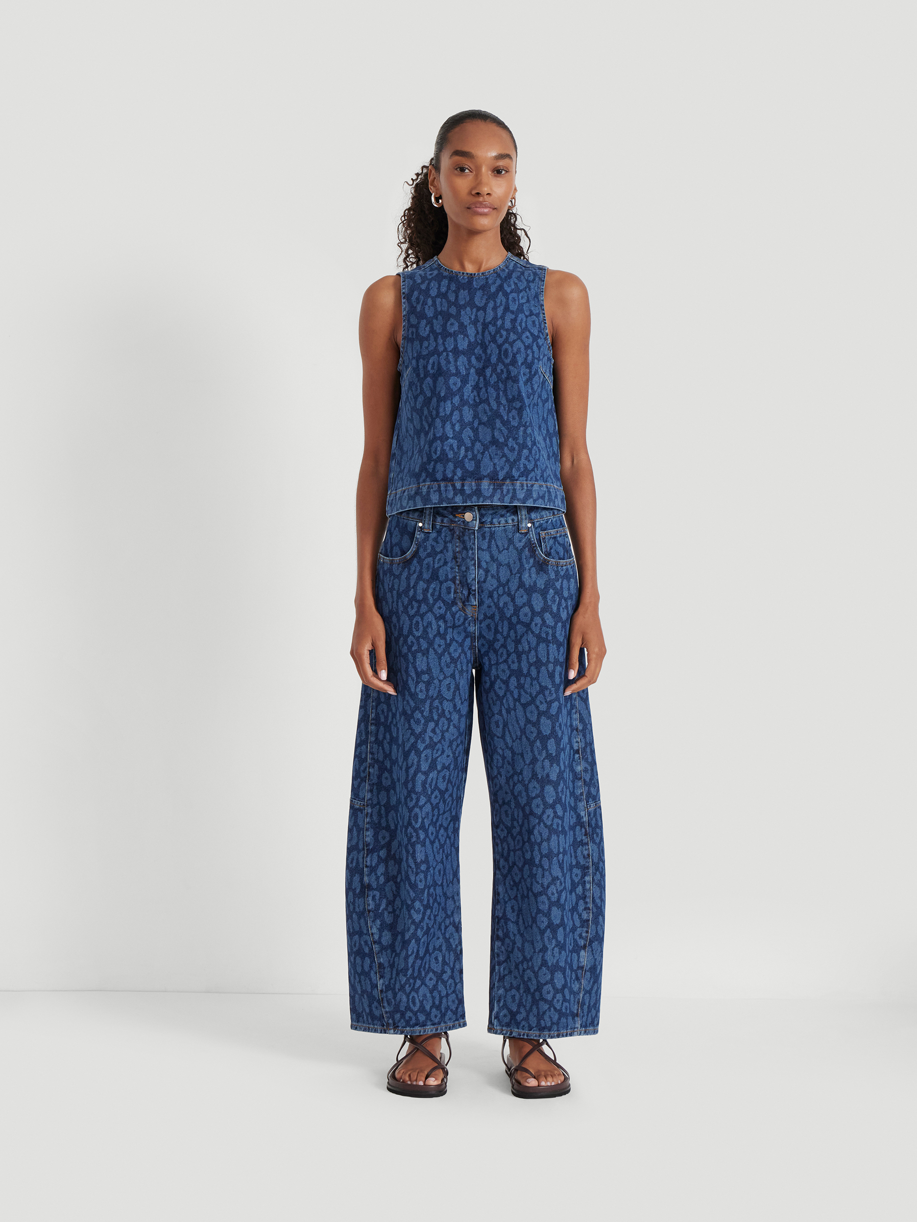 Cropped Bree Horseshoe Barrel Leg Jeans