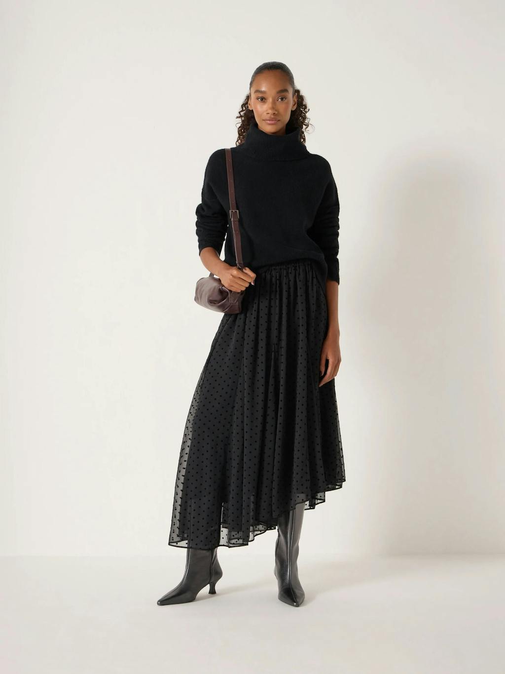 013986-0456-01 Asymmetrical Flocked Spot Skirt