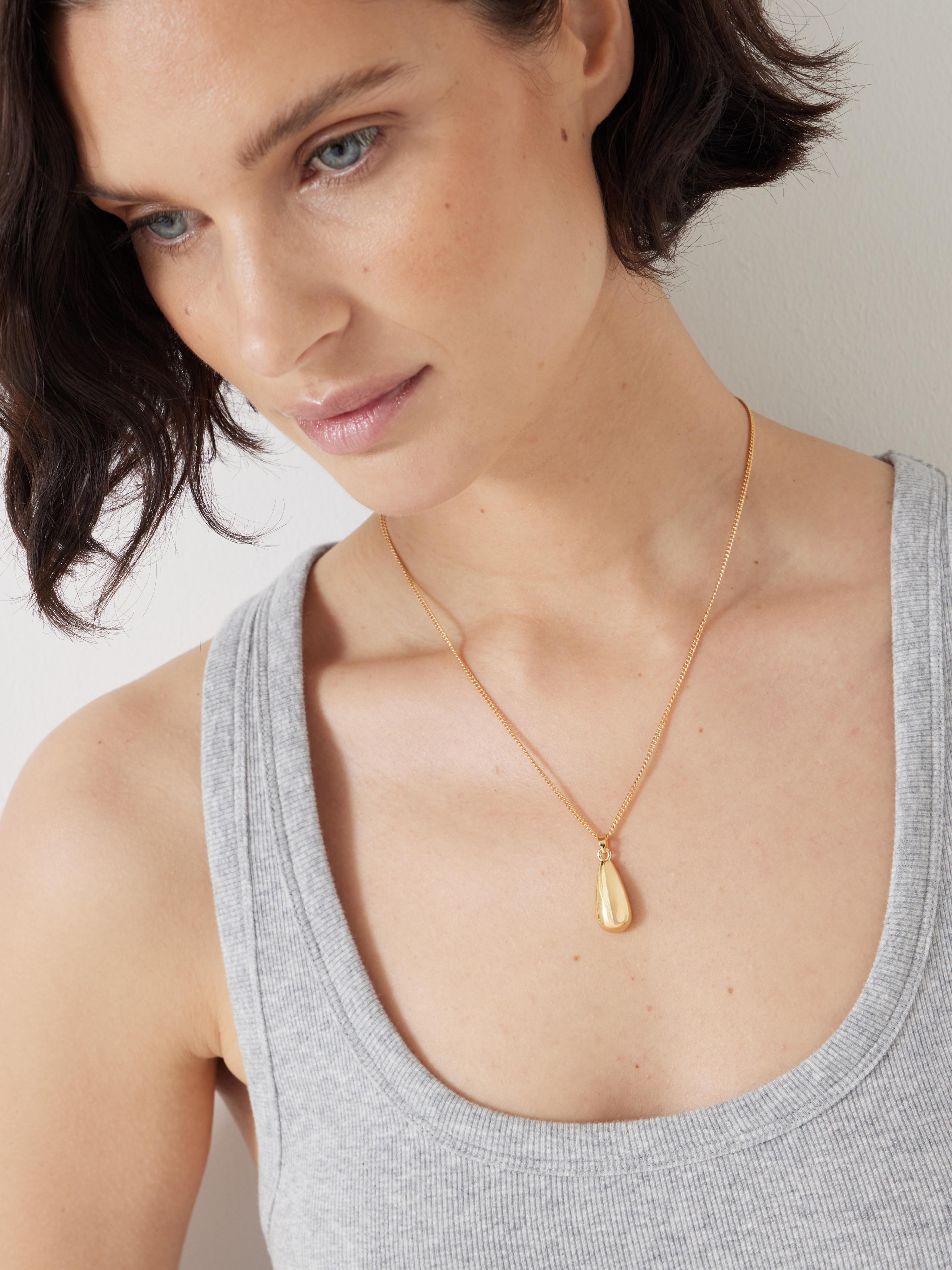 Teardrop Pendant Chain Necklace