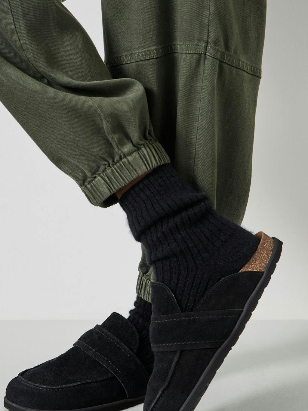 012282-0456-02 Cashmere Socks