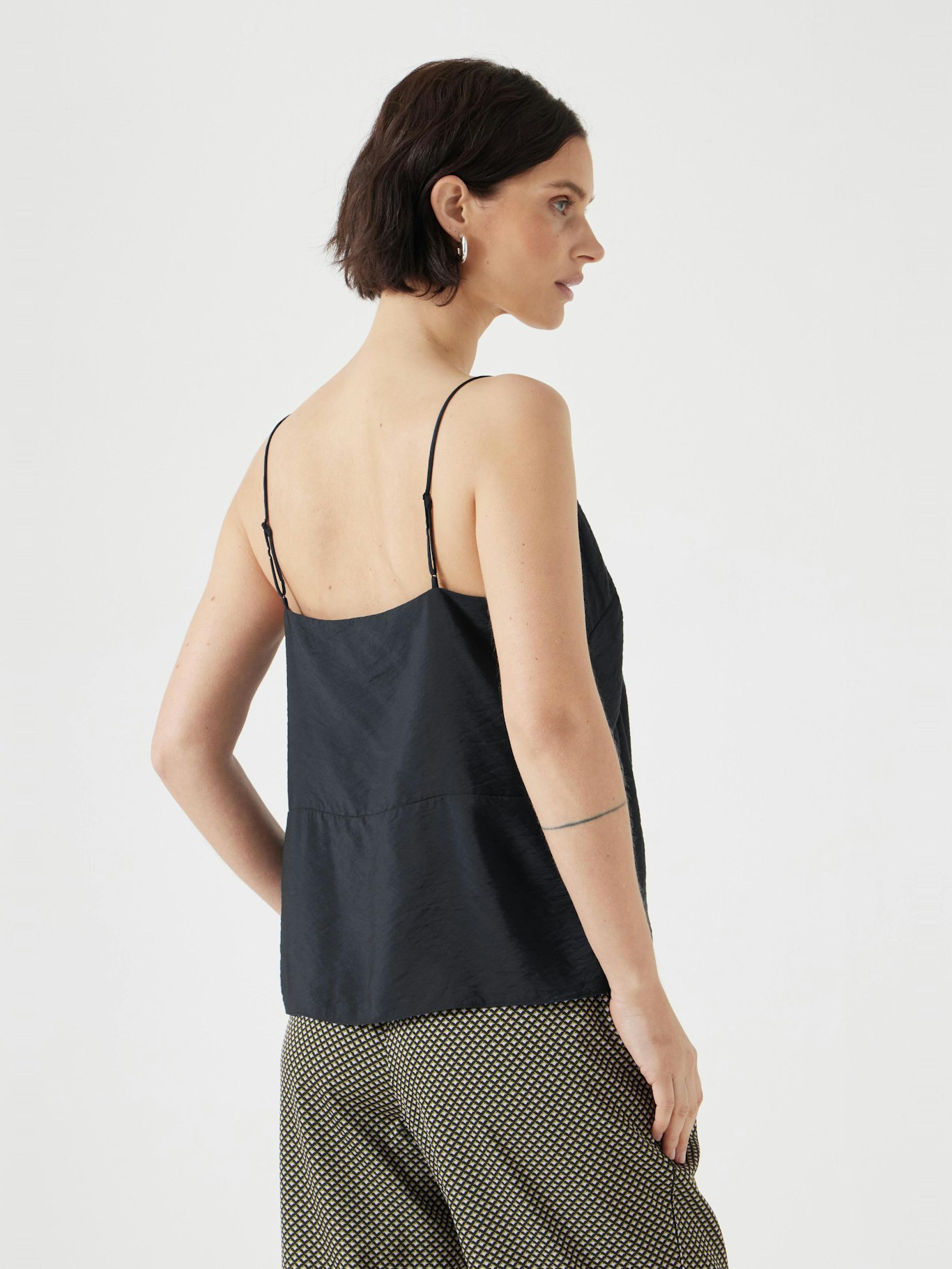 012795-0456-03 Thin Strap V-Neck Cami