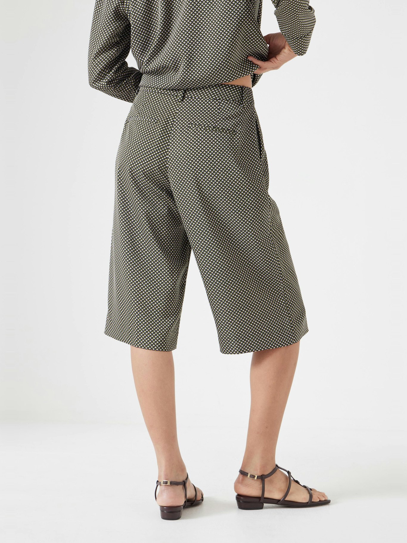 013253-4783-03 Lya Printed Long Bermuda Shorts