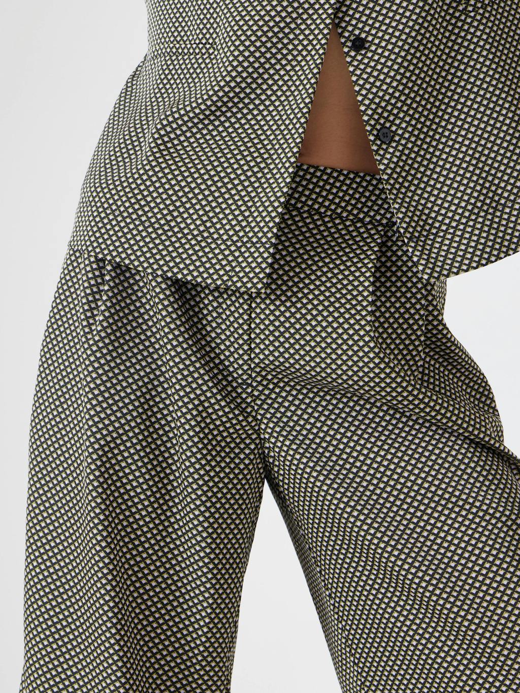 013253-4783-04 Printed Bermuda Short