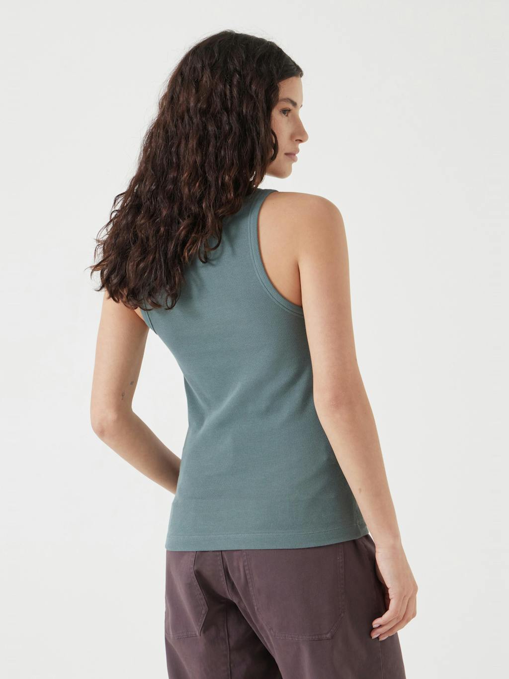 013564-1833-03 High Neck Ribbed Vest