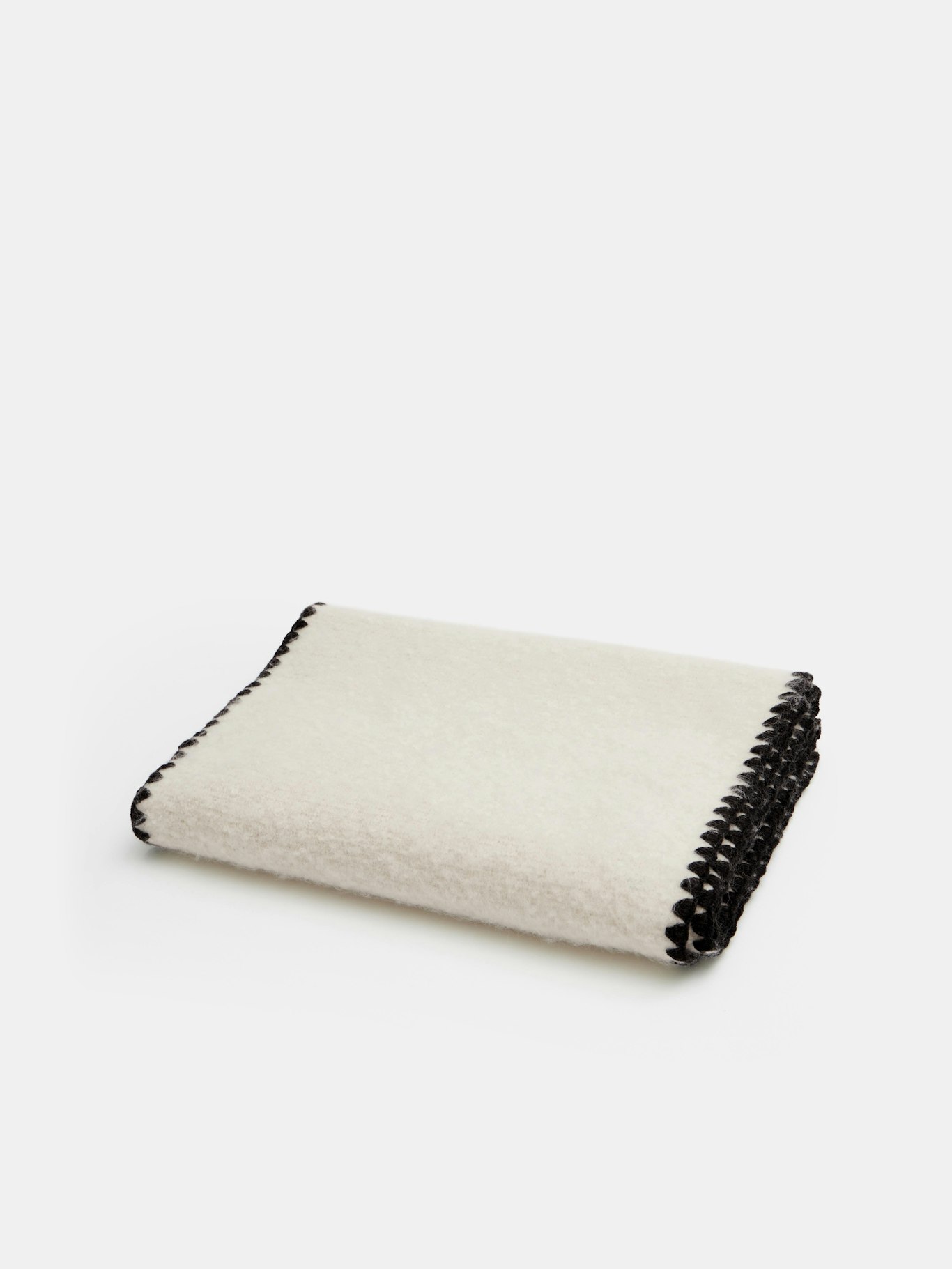 012265-0005-07 Blanket Stitch Scarf