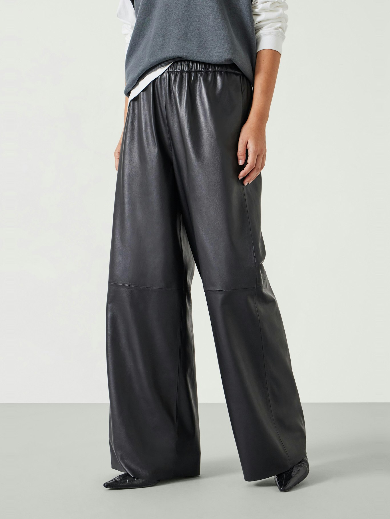 011821-0456-02 Agatha Leather Pull On Trousers