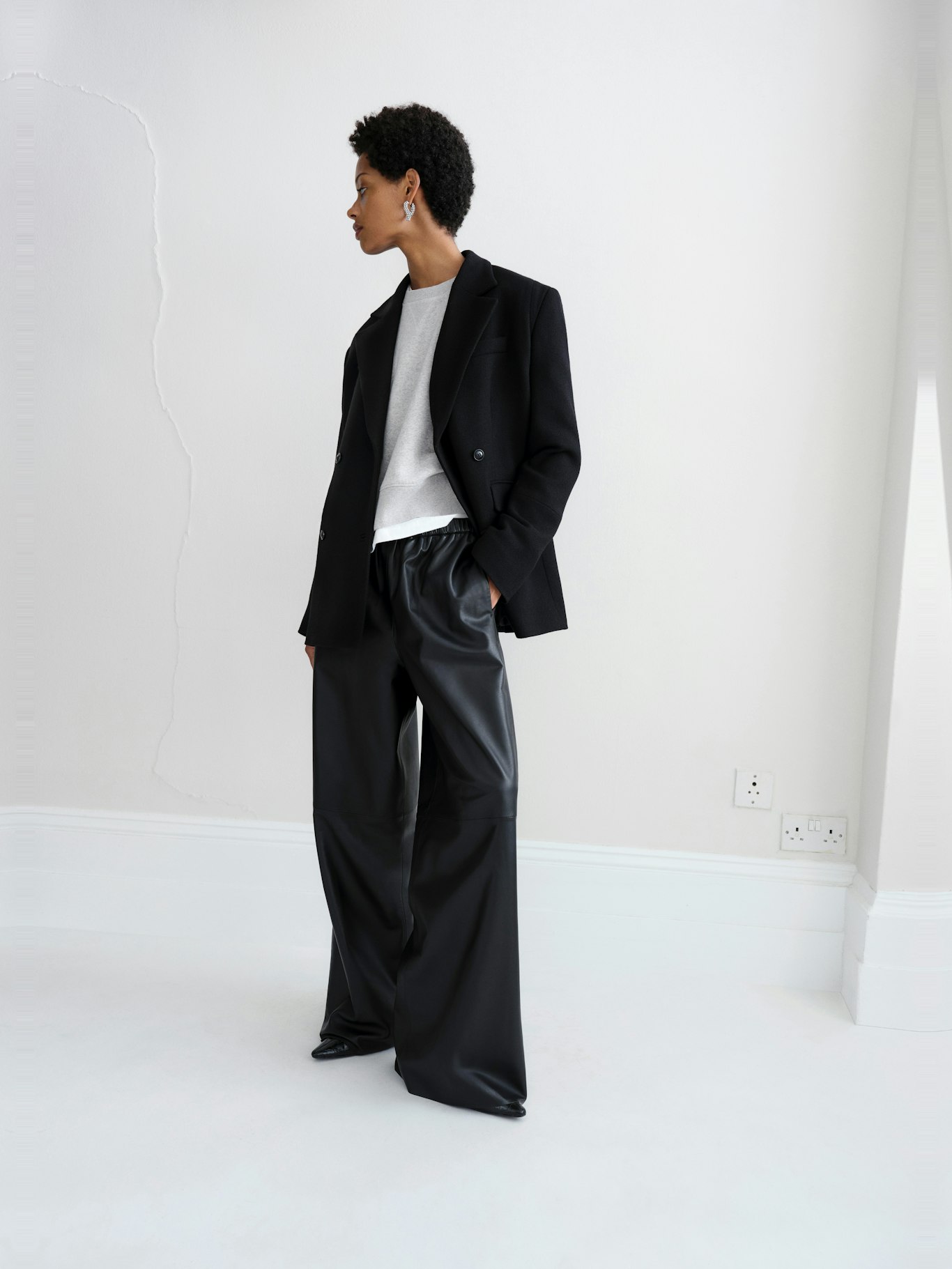 011821-0456-10 Agatha Leather Pull On Trousers