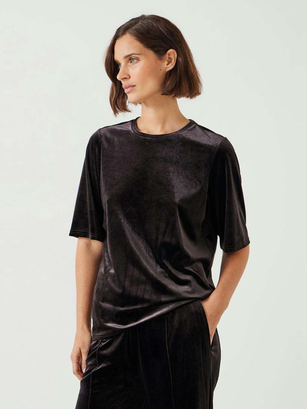 012333-0448-01 Hadley Velvet T-Shirt