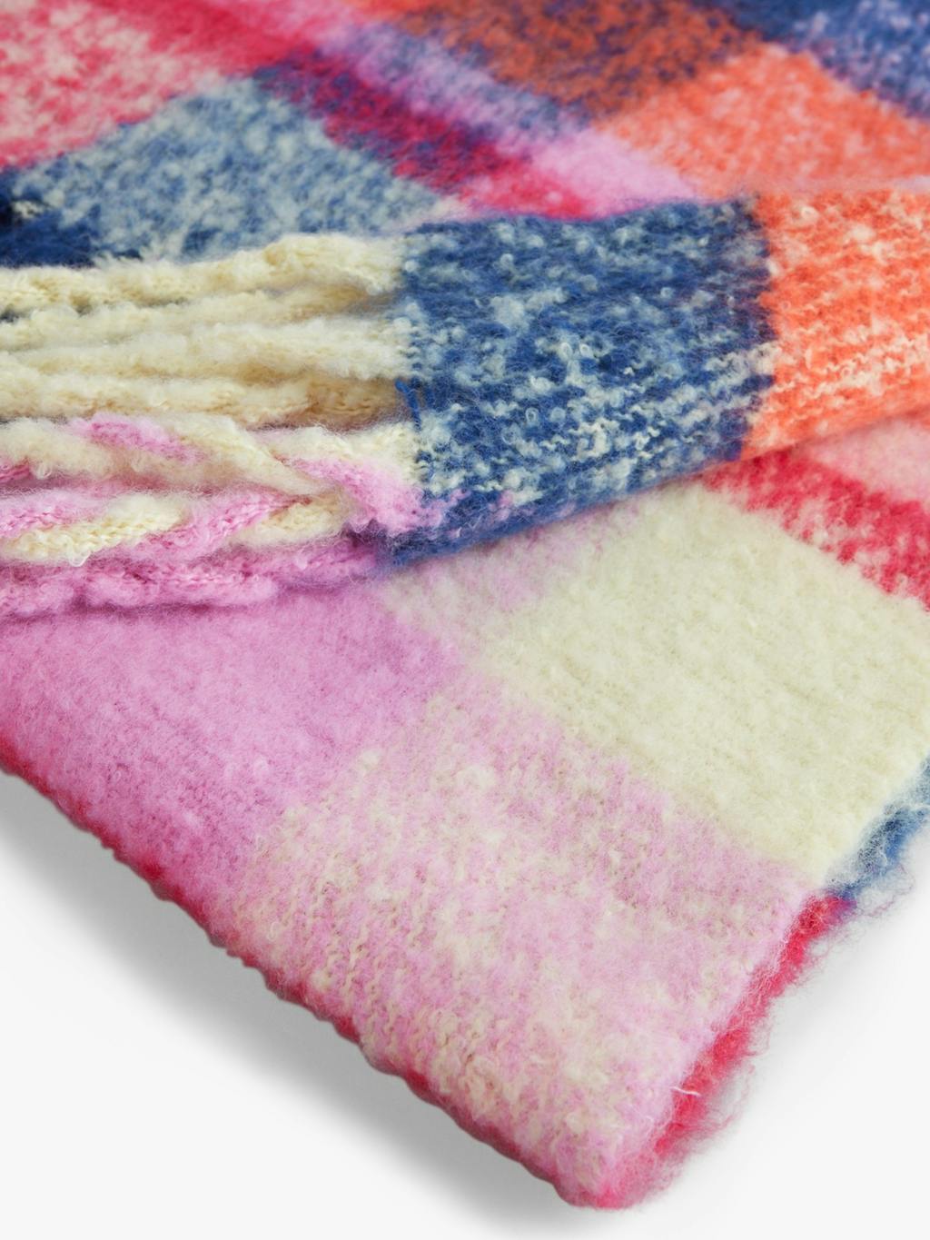 004499-0001-04 Cesario Checked Scarf