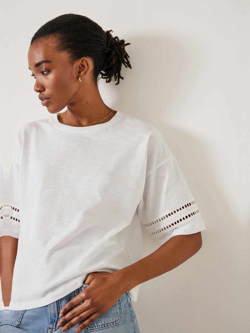 011171-0001-04 Lucie Lace Detail T-Shirt