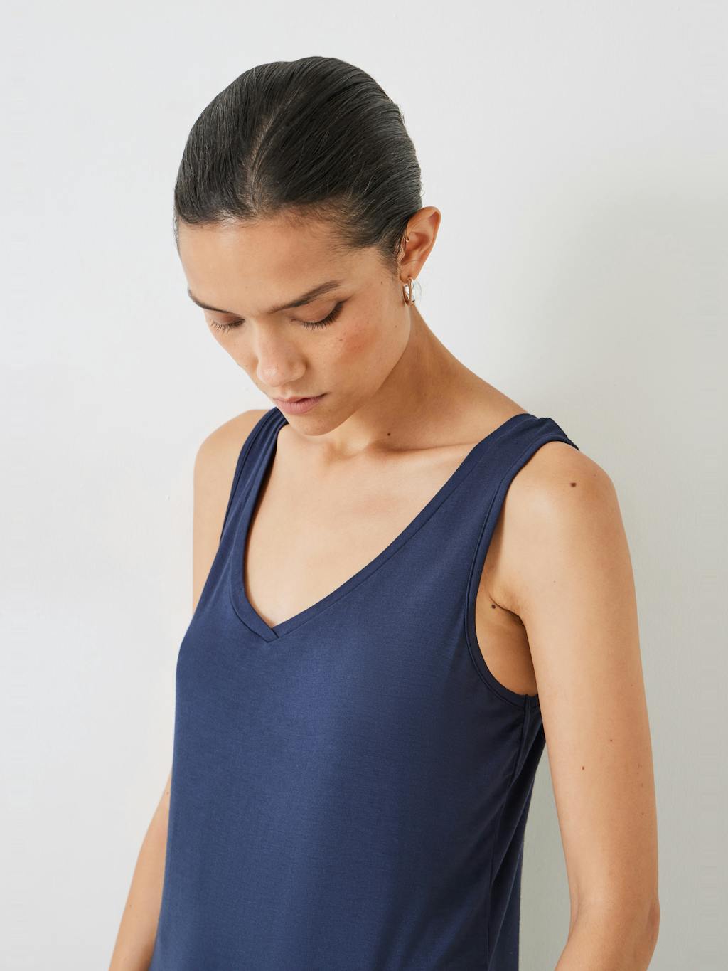 005892-1659-04 Sally V-Neck Jersey Vest Top
