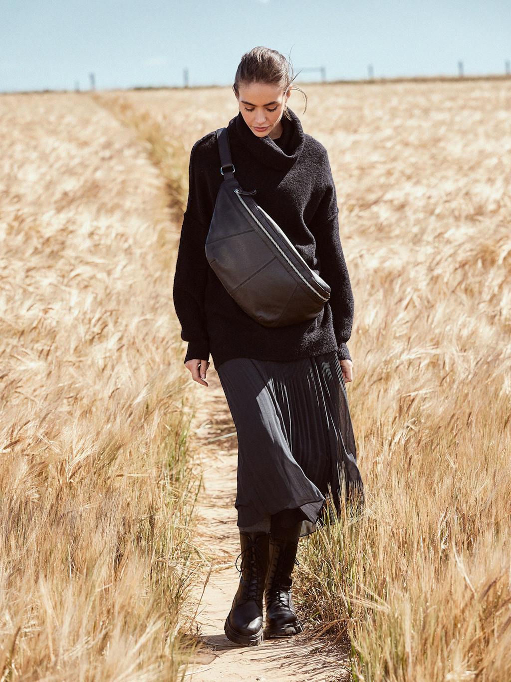 001475-2762-11 Peita Leather Bum Bag