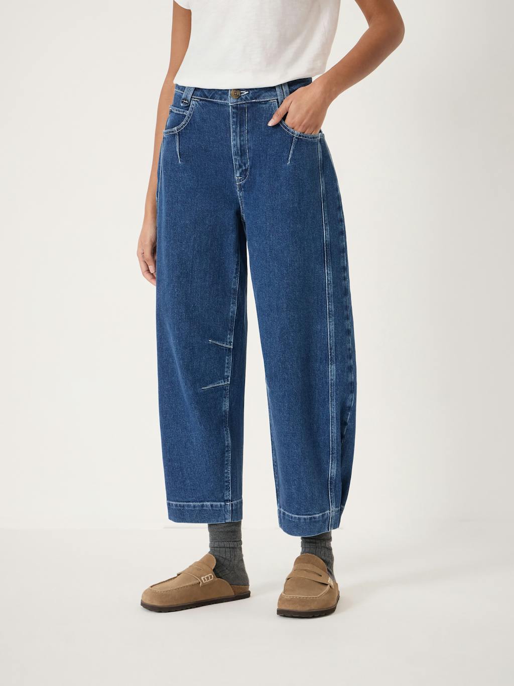 014527-4890-02 Bryce Seam Detail Barrel Leg Jeans