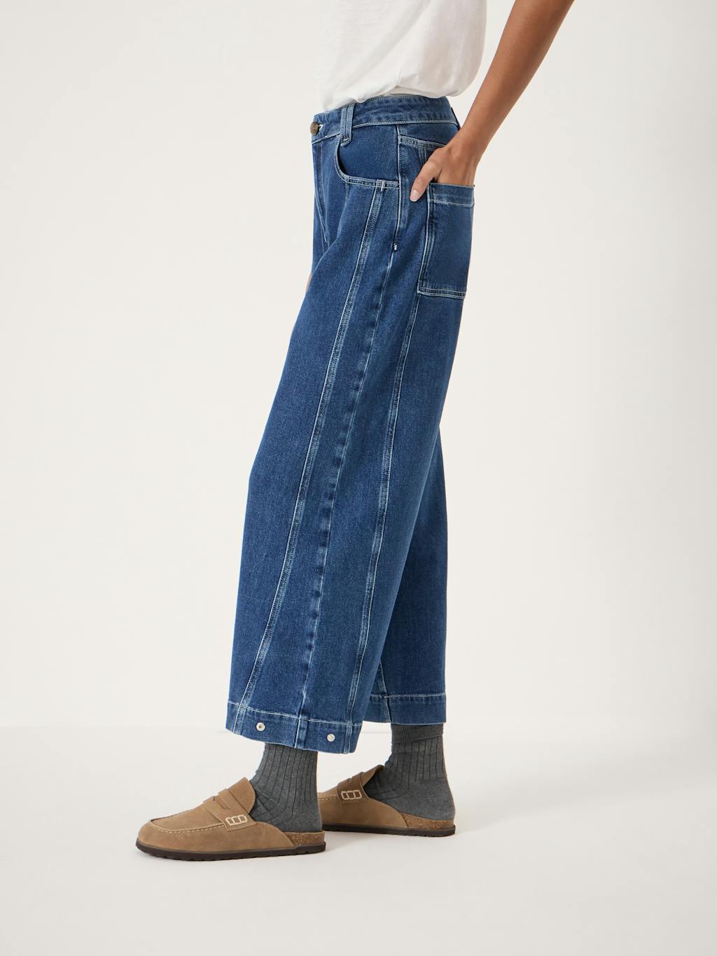 014527-4890-04 Bryce Seam Detail Barrel Leg Jeans