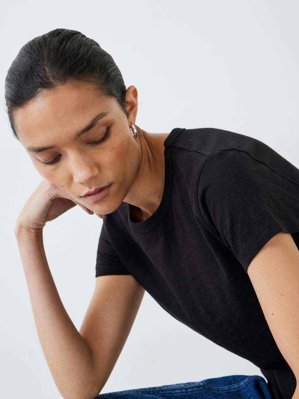 000749-2809-04 Slim Fit Slub Cotton Crew Neck T-Shirt