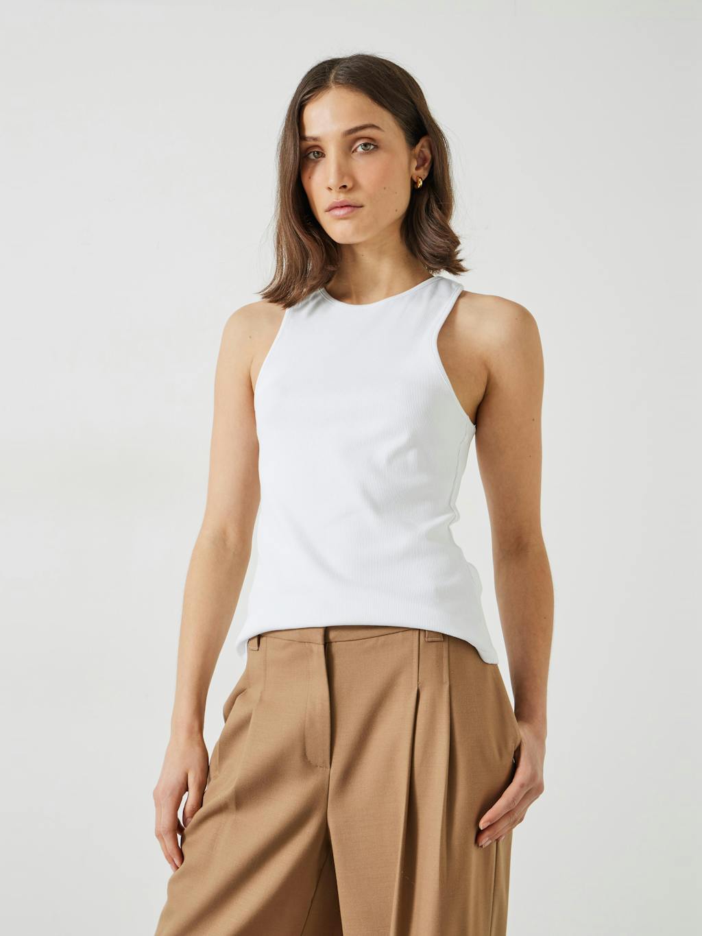 009820-0001-01 Scoop Neck Ribbed Vest