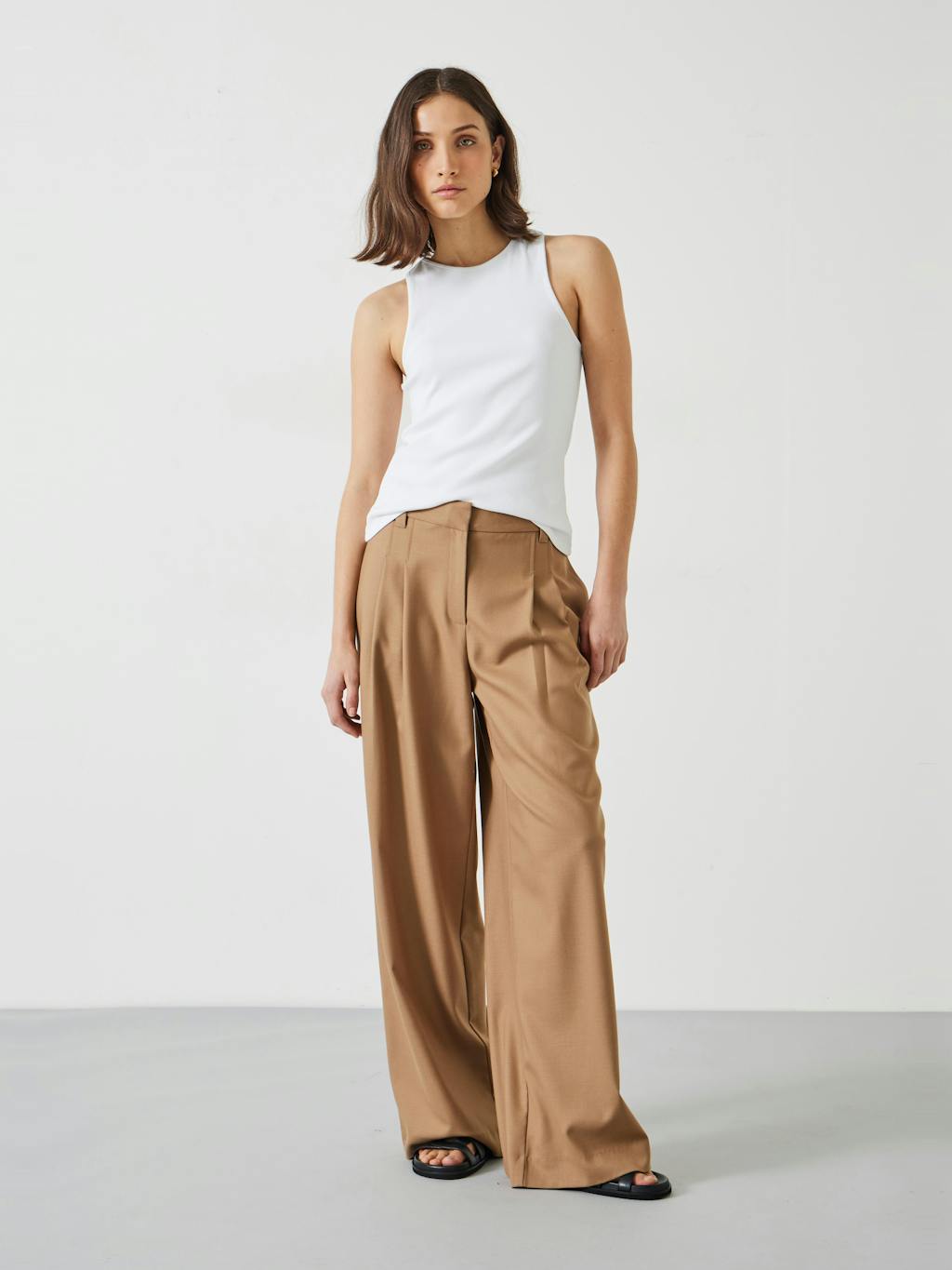 009820-0001-02 Scoop Neck Ribbed Vest