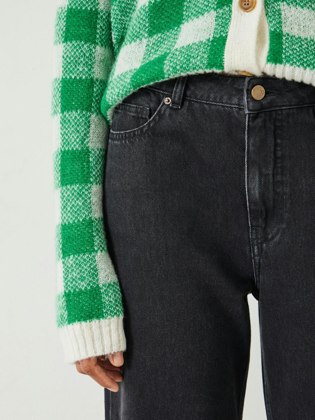 009273-2826-04 Remy Straight Raw Hem Jeans