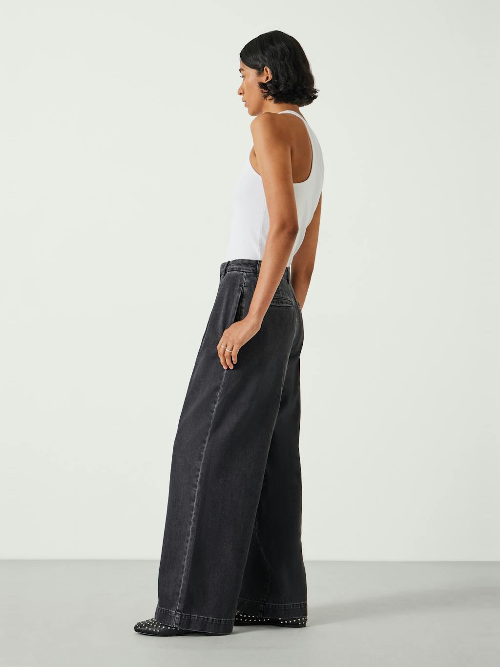 009054-2826-04 Lya Pleated Wide Leg Jeans