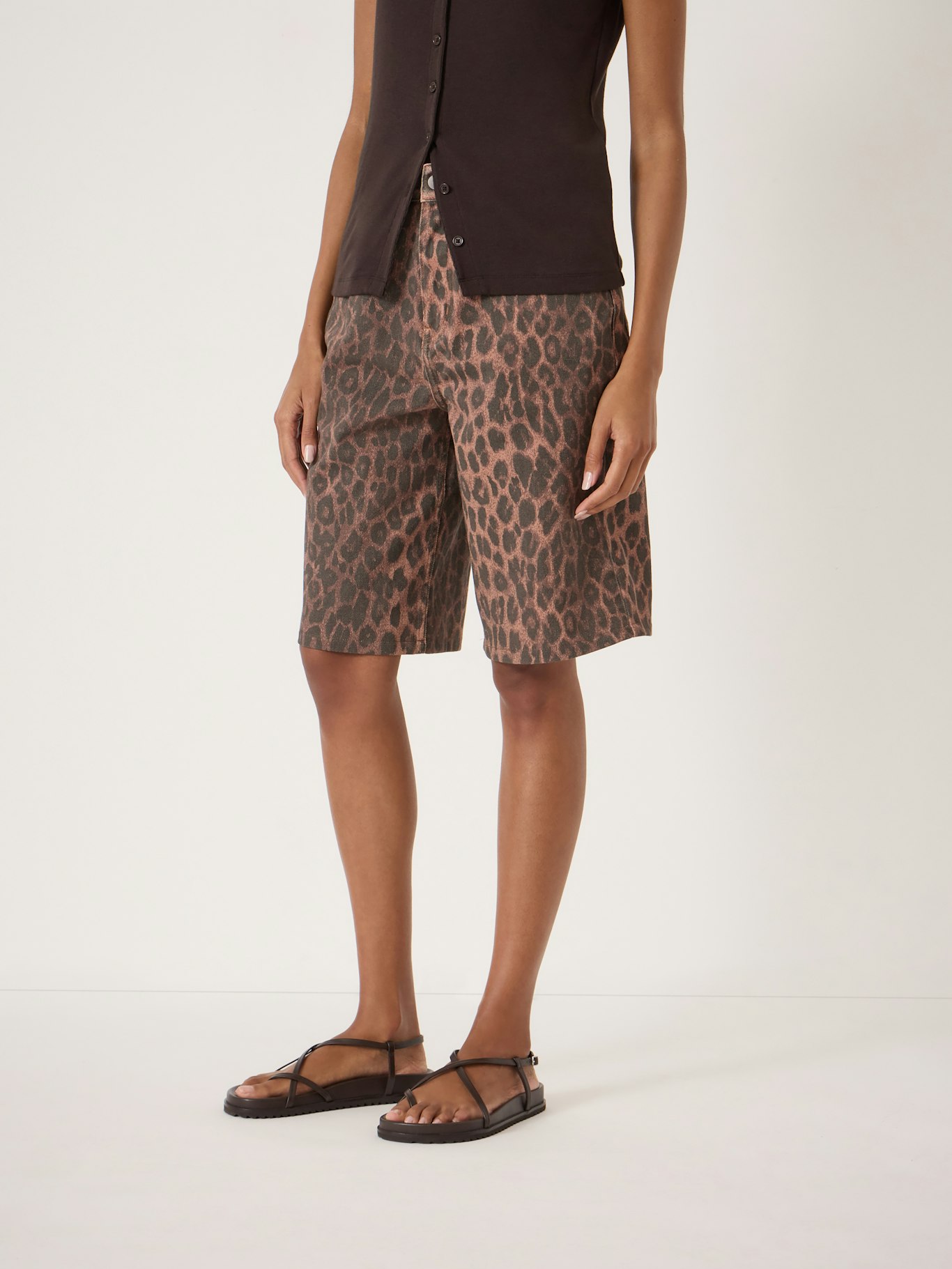 014856-4716-02 Leopard Print Long Denim Bermuda Shorts