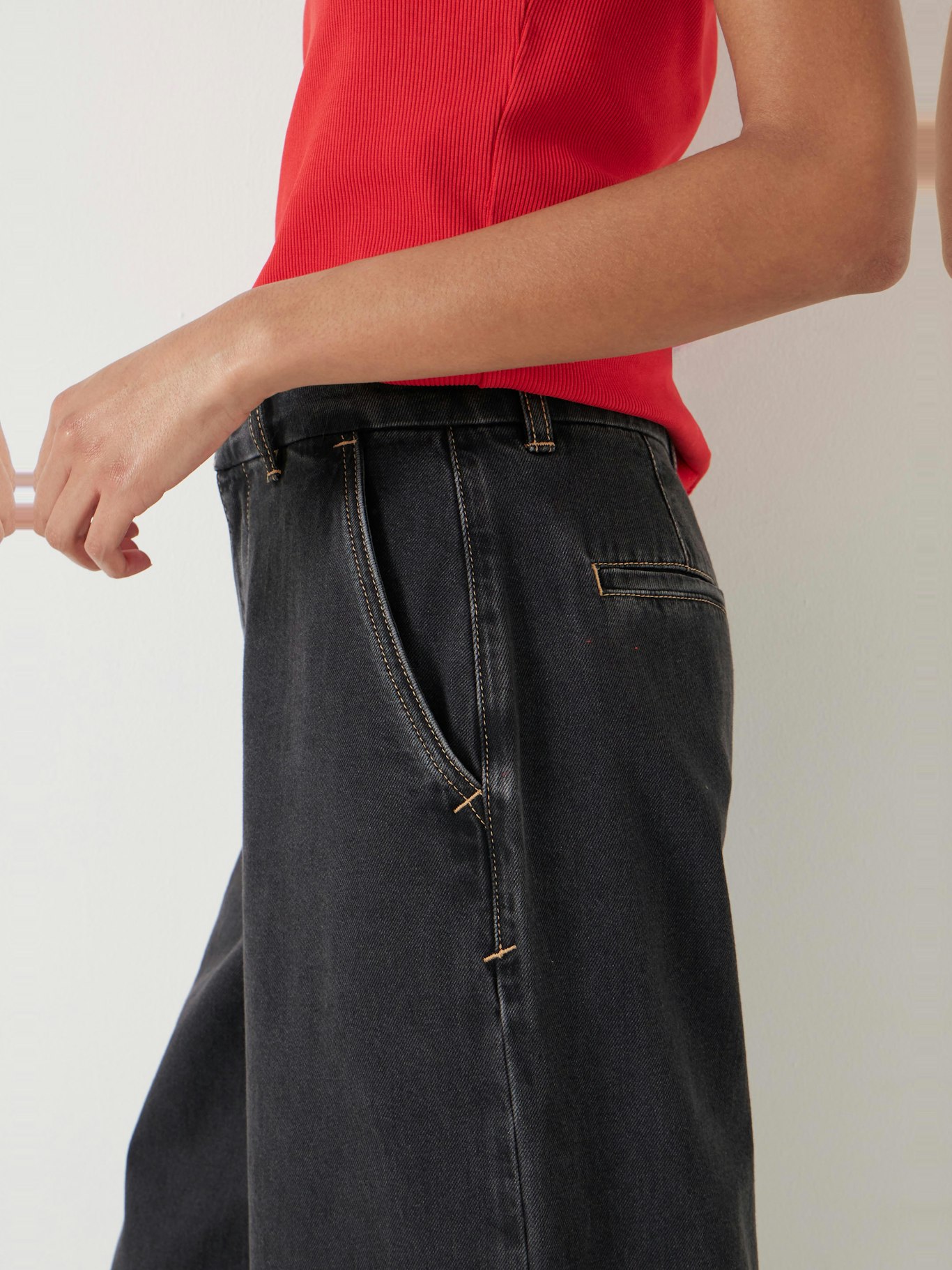 014023-2826-04 Drew Wide Leg Jeans