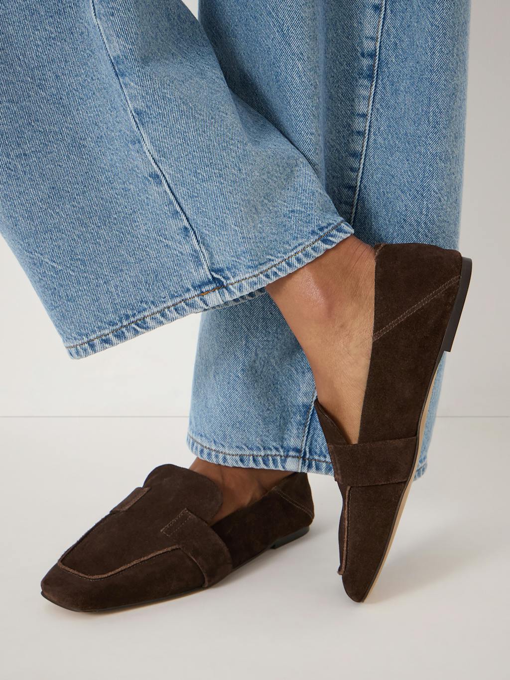 012648-0533-01 Sora Square-Toe Suede Loafers