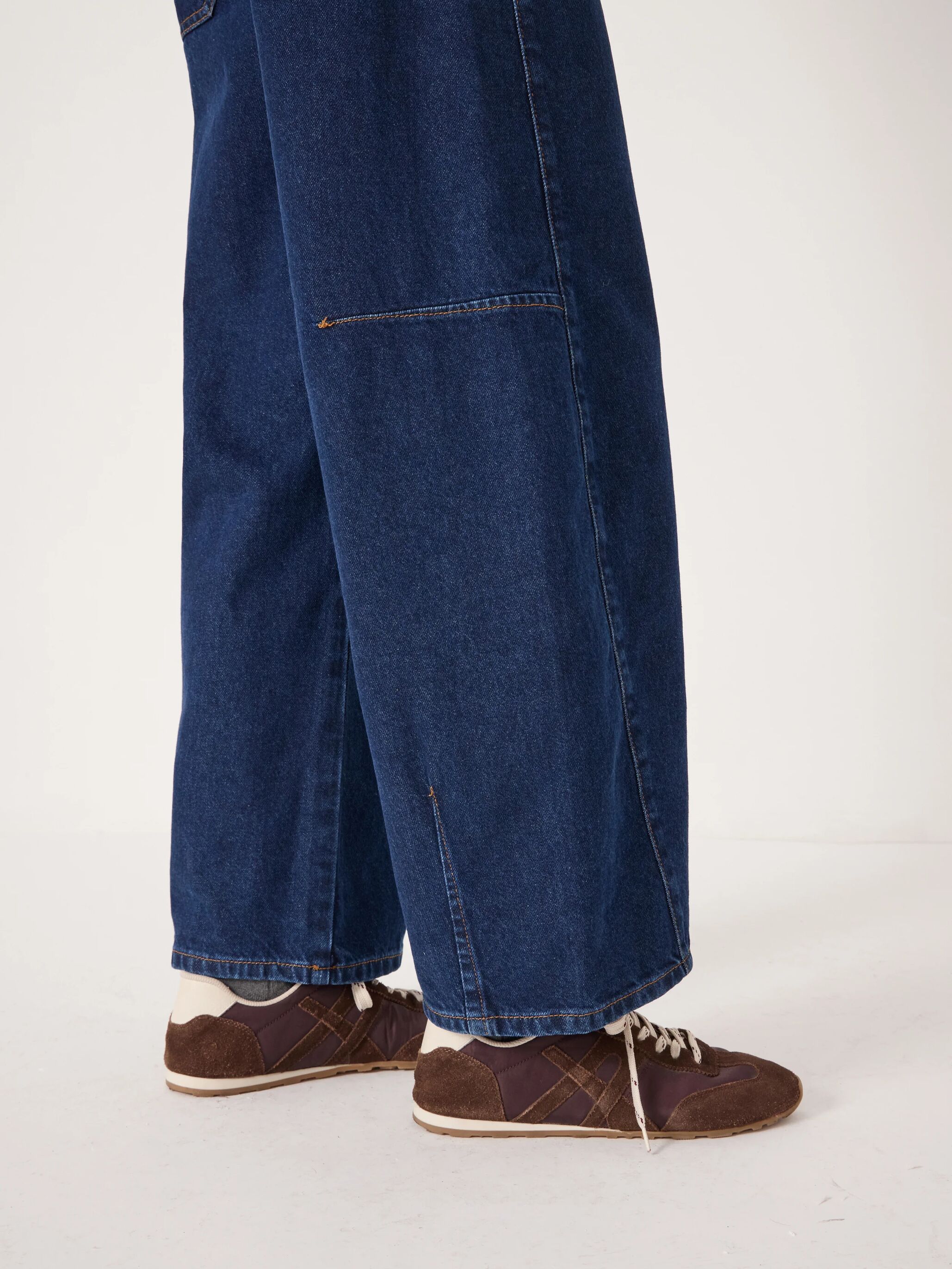 Bree Horseshoe Barrel Leg Jeans