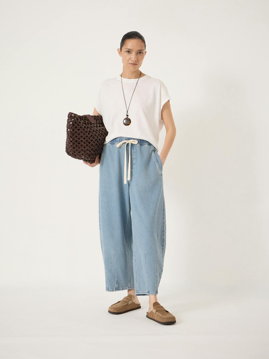 014412-2933-01 Supersoft Jackson Barrel Leg Jeans