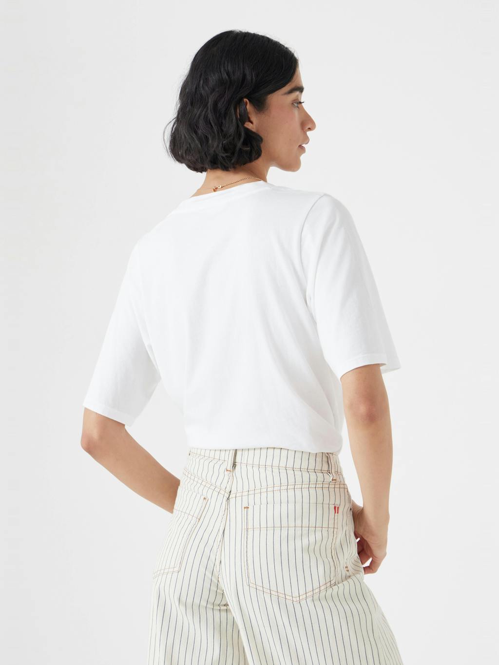 013171-0001-03 Reece V Neck Drapey T-Shirt