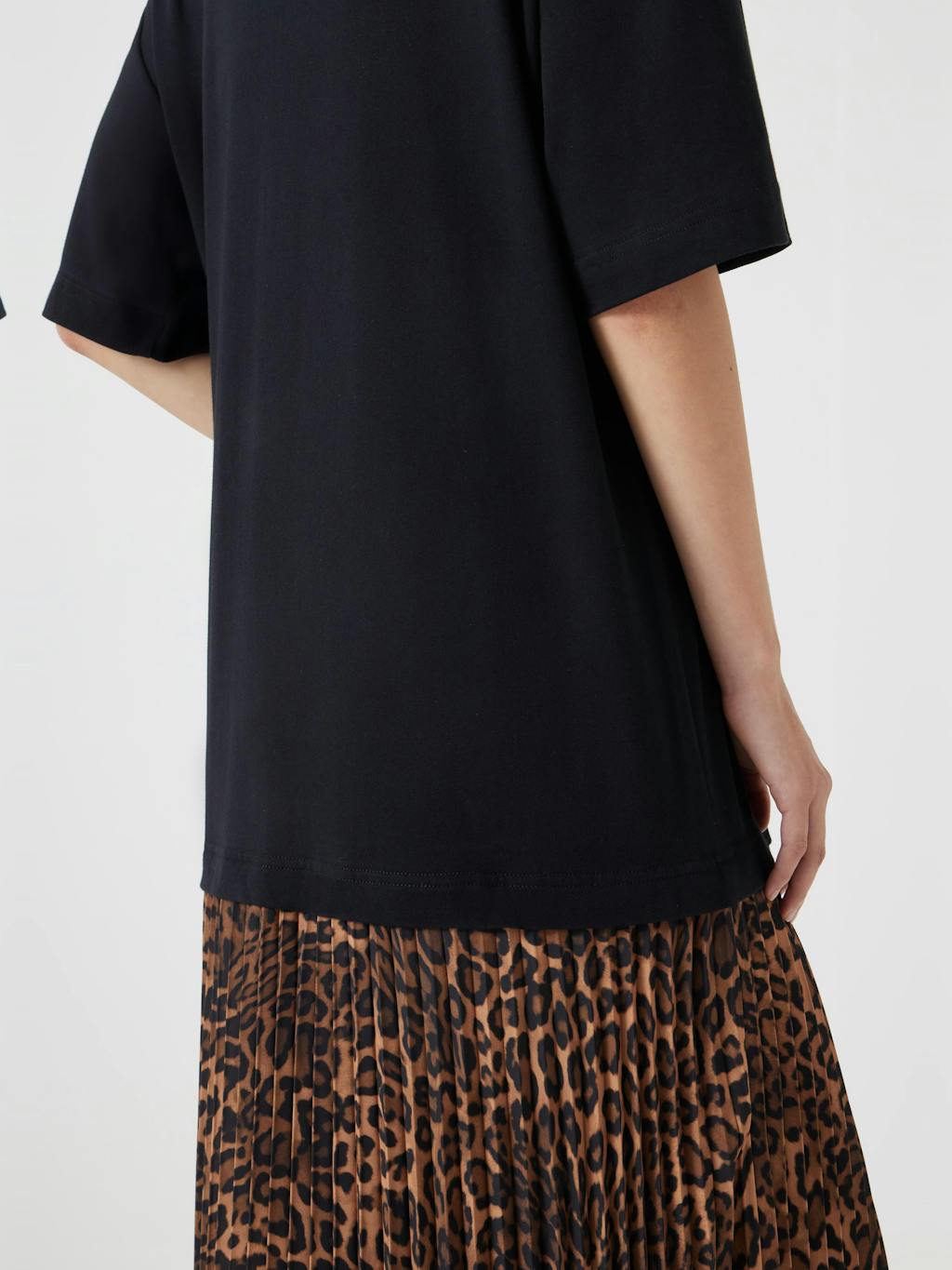 013254-4728-02 Esme Short Sleeve Pleated Midi Dress