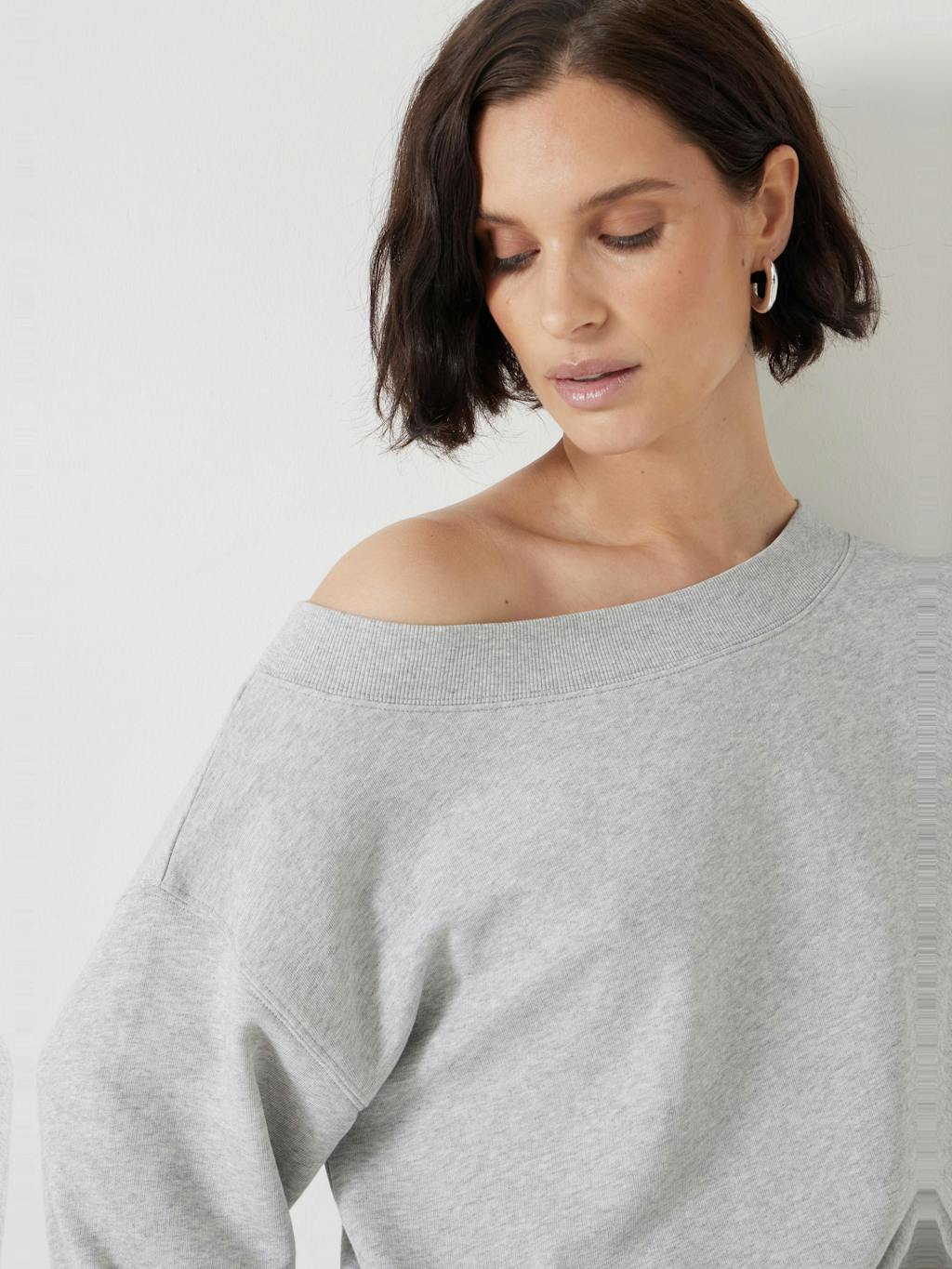 013388-4426-04 Carlota Off Shoulder Sweatshirt