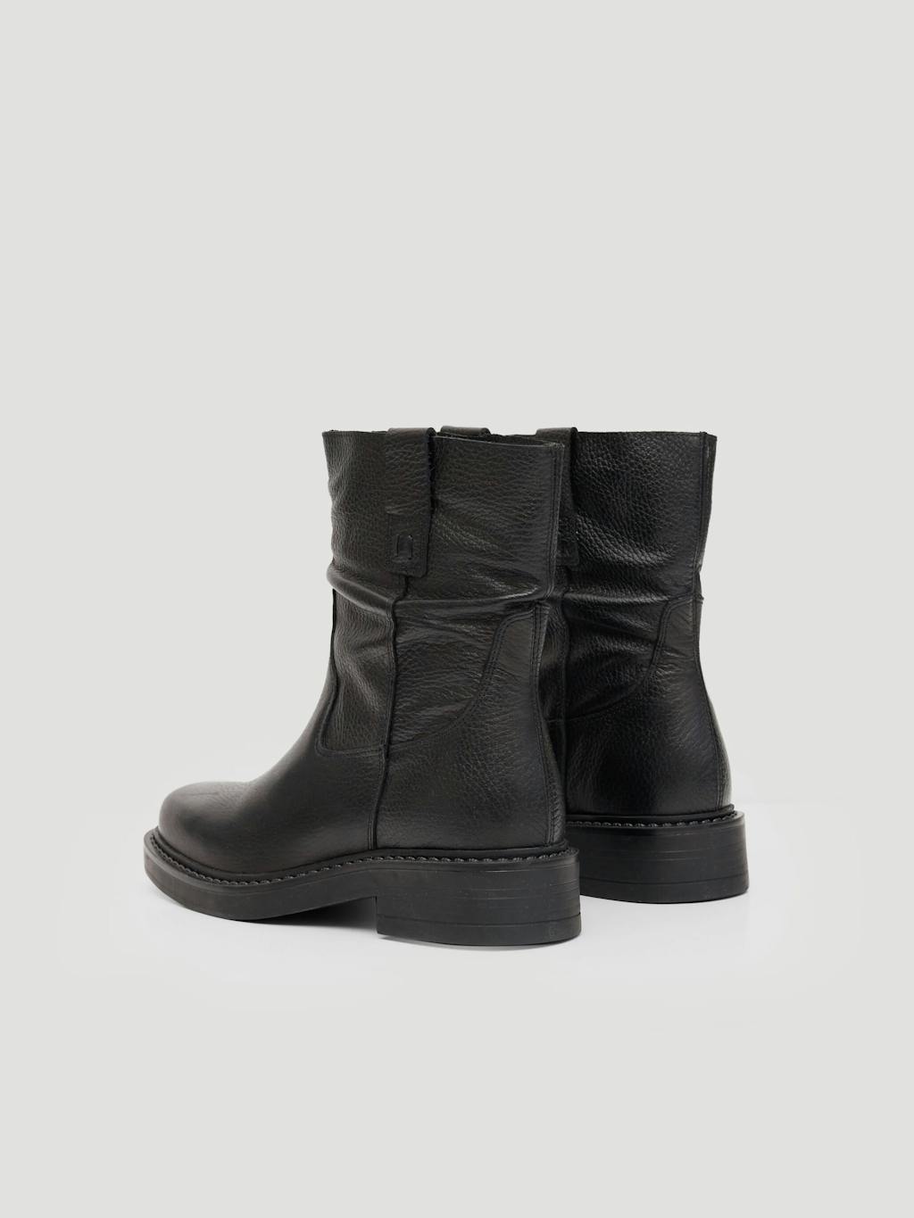 013616-0456-03 Leather Slouchy Biker Boot