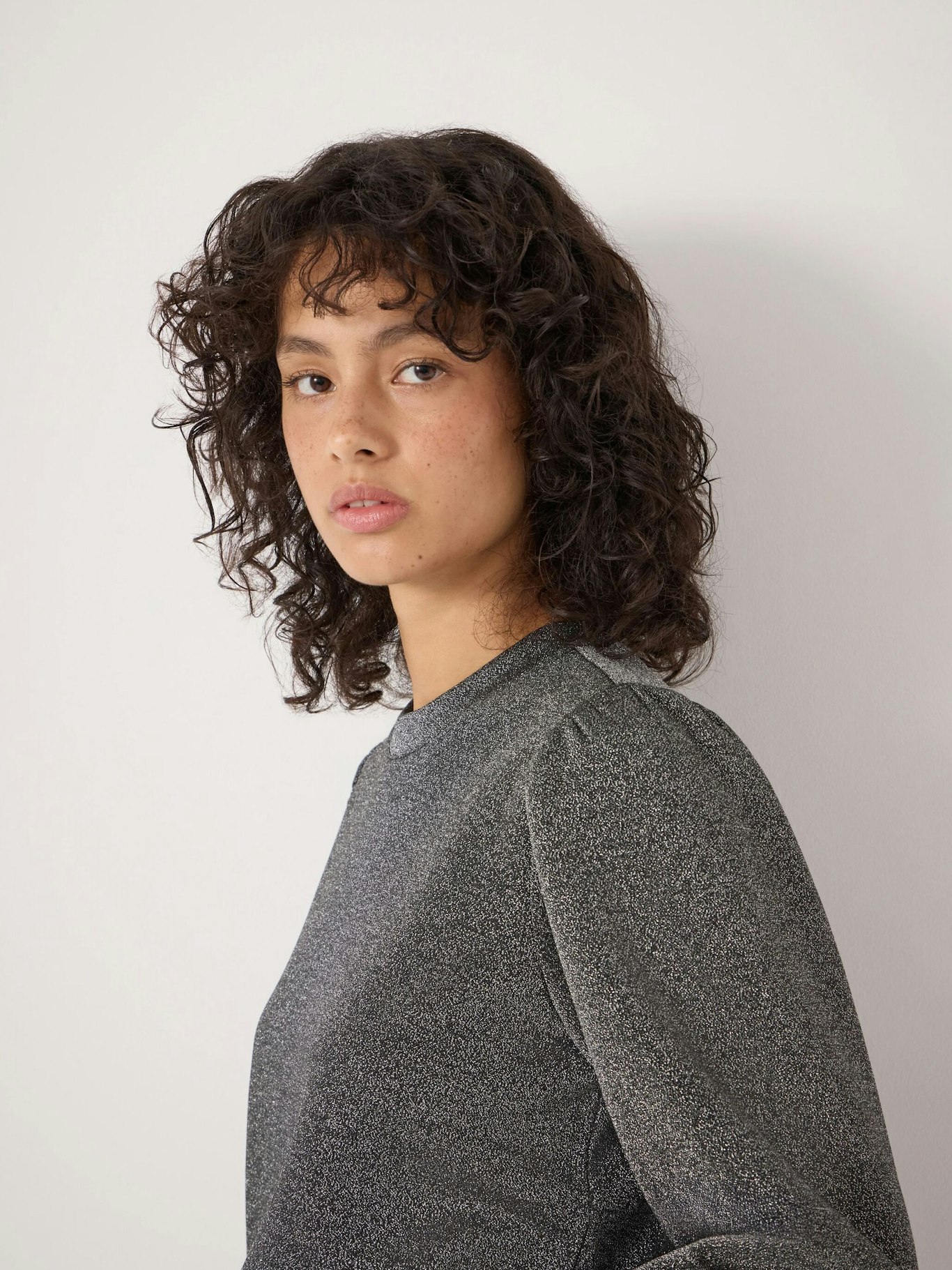 013826-4684-03 Emily Metallic Puff Sleeve Jersey Top
