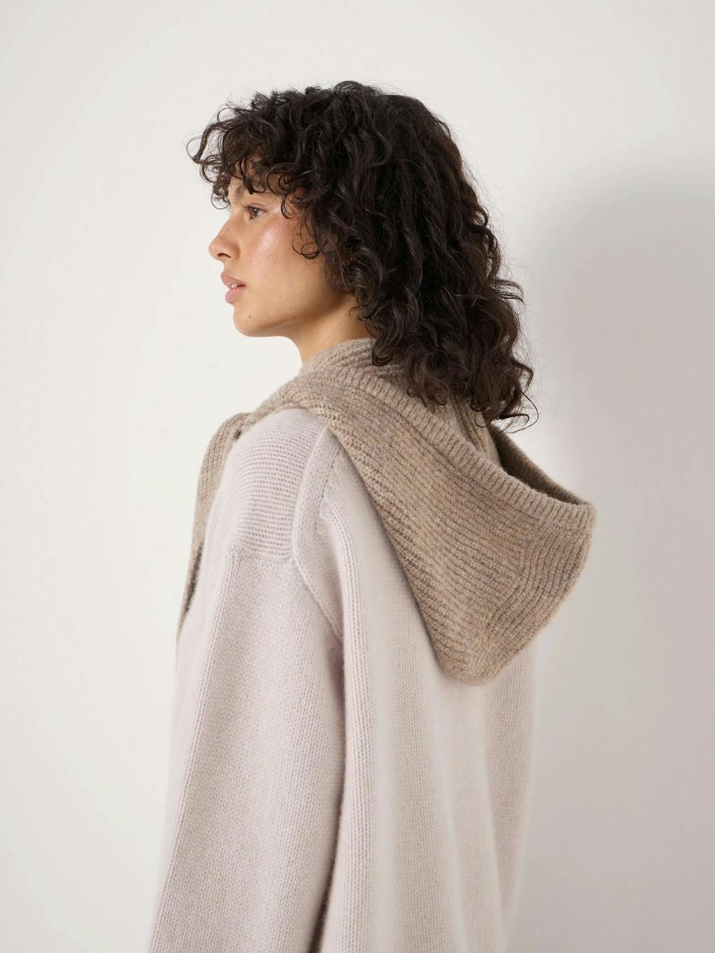 014150-0339-03 Knitted Hooded Scarf