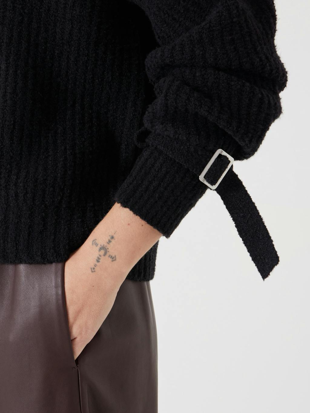 012950-0456-04 Tie and Buckle Detail Textured Knitted Jumper