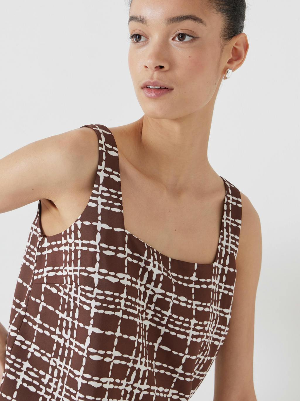 013218-4785-04 Satin Twill Square Neckline Tank Top