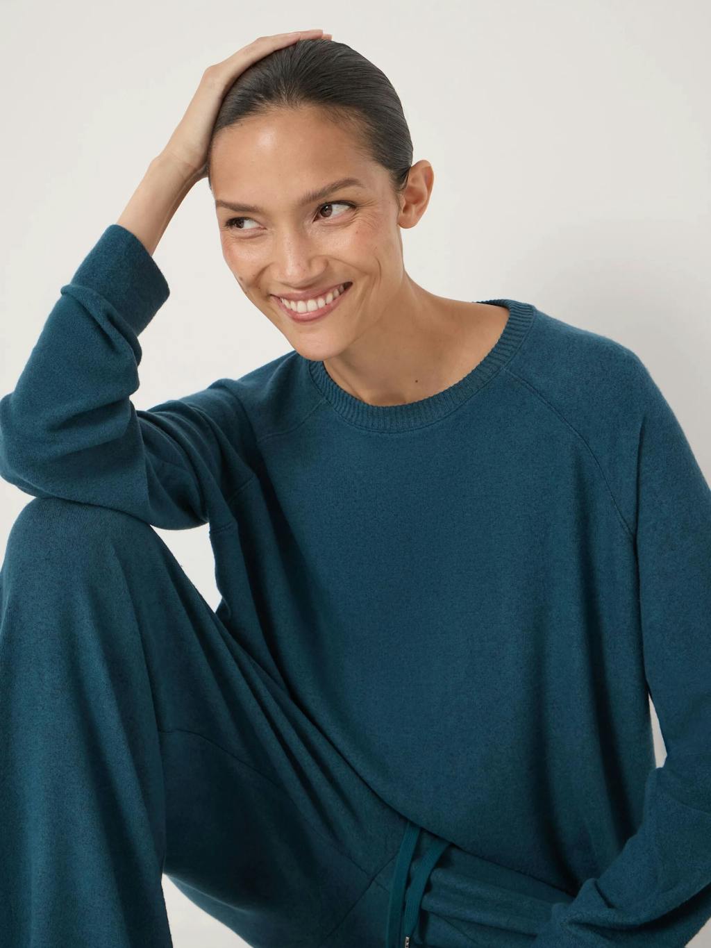 013876-1709-04 Elle Supersoft Raglan Top