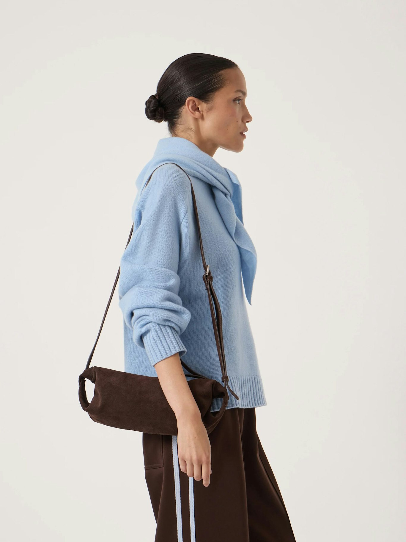 014638-0533-01 Suede Barrel Bag