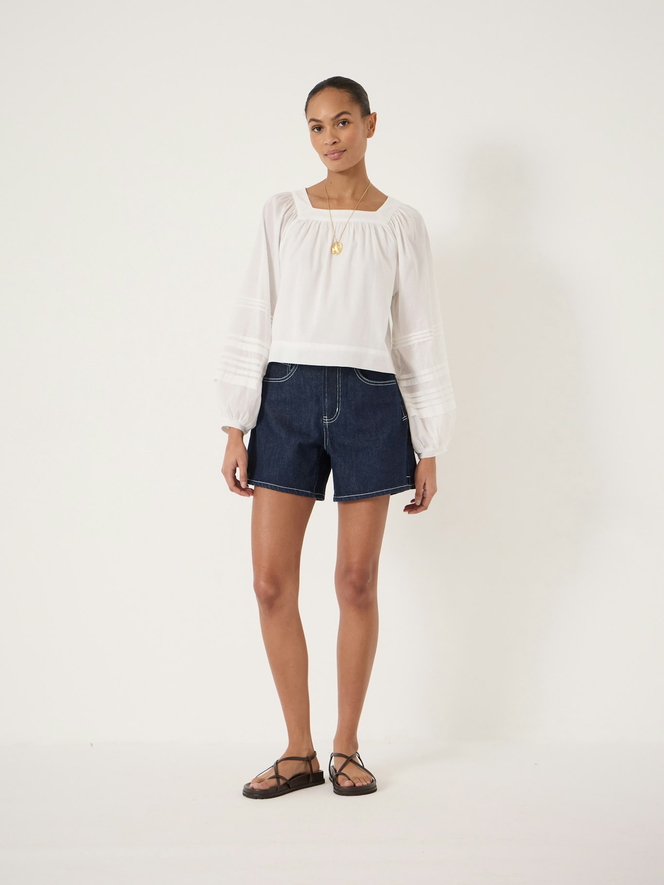 015401-4886-01 Essential Denim Stretch Shorts