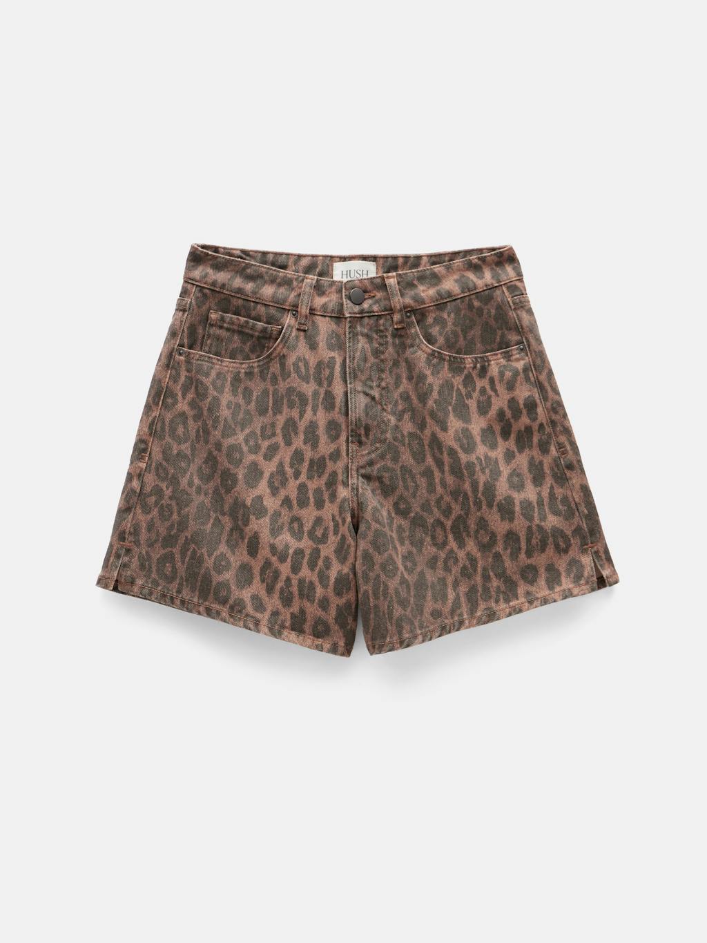 013538-4716-07 Leopard Print Essential Denim Shorts