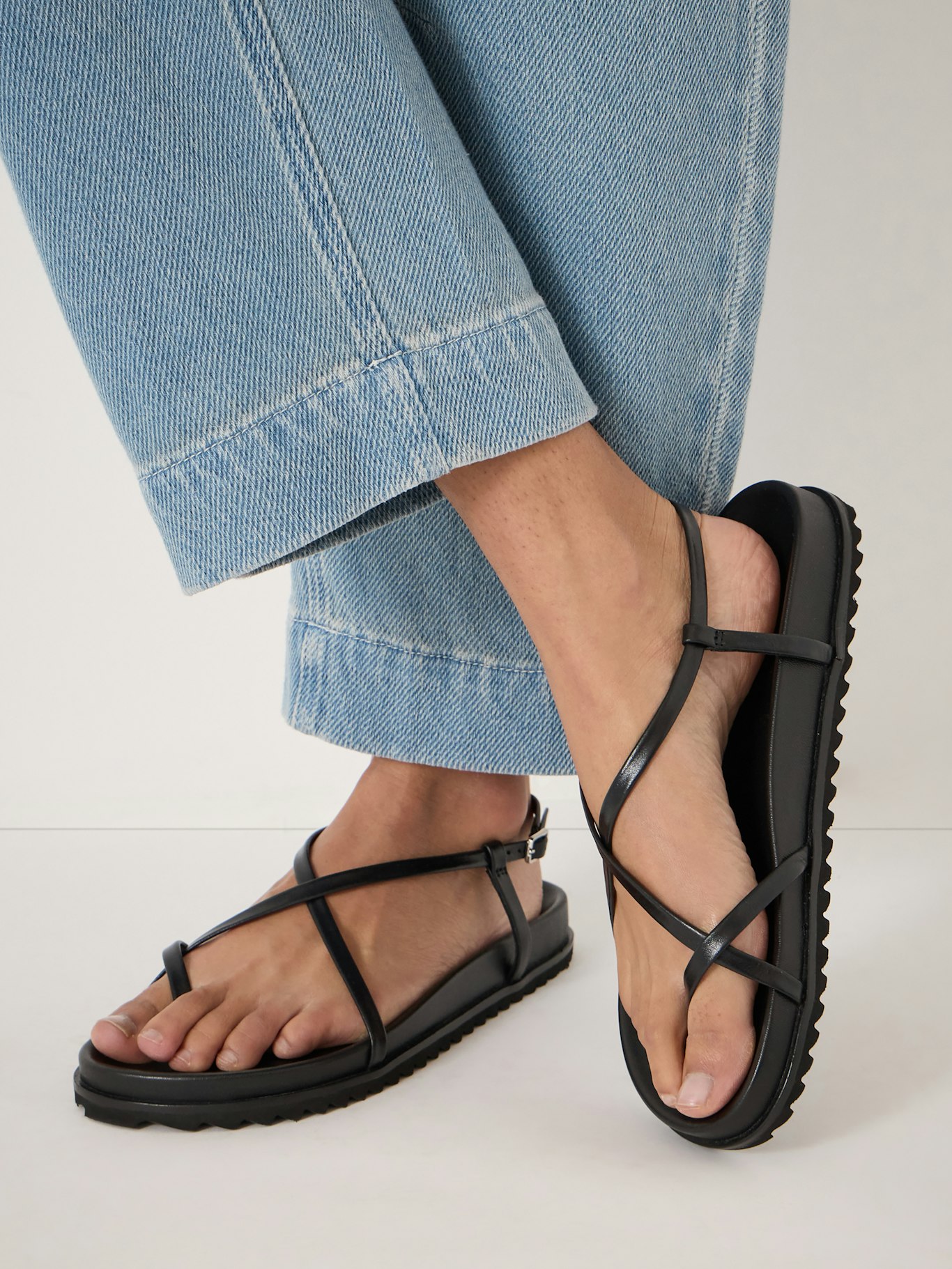 014461-0456-01 Theo Leather Strappy Sandals
