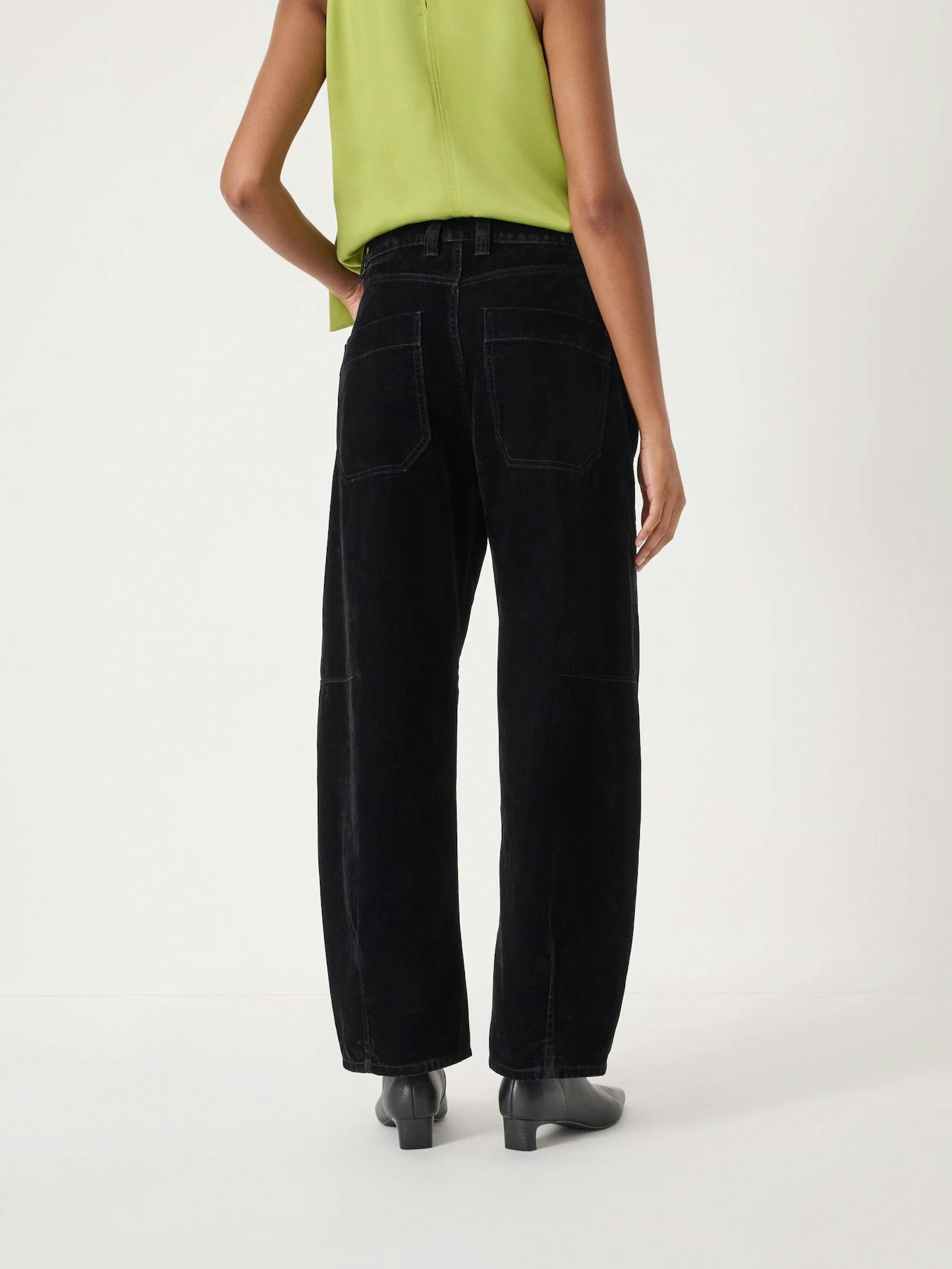 014646-0456-03 Velvet Flocked Denim Bree Barrel Jeans